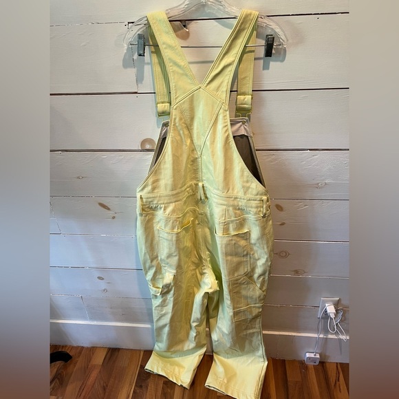 Good American women’s key lime, yellow faux leather overalls, size 15, straight - Picture 8 of 16